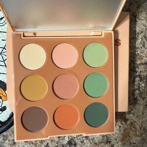 Morphe Palette with Neutral and Green Shades
